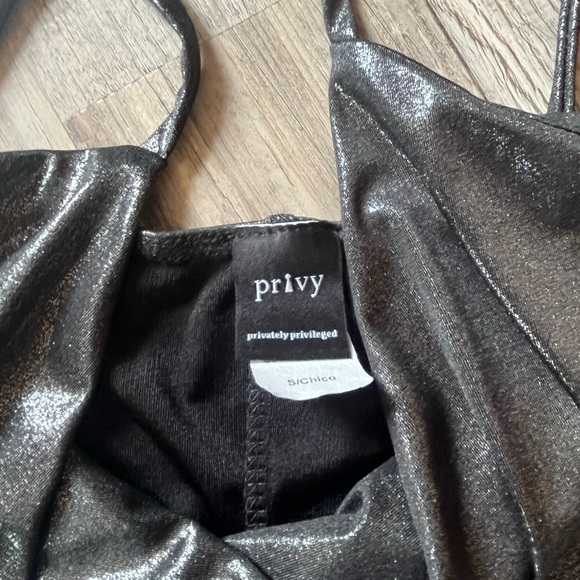 A symmetrical silver shimmer tank dress - Picture 5 of 5